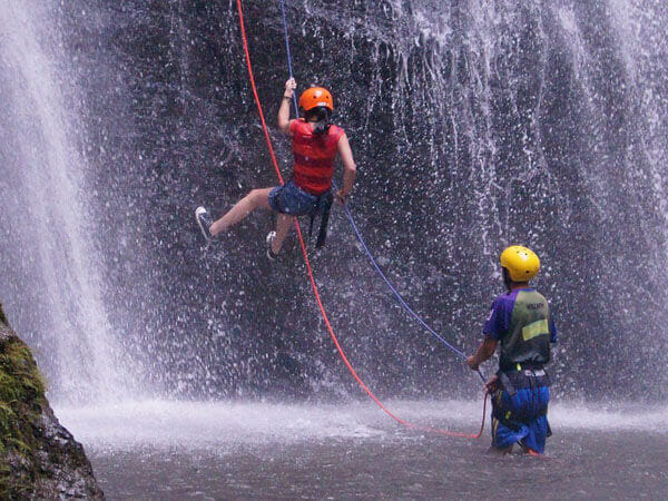 Climbing and mountain experience is not sufficient for independent canyoning.