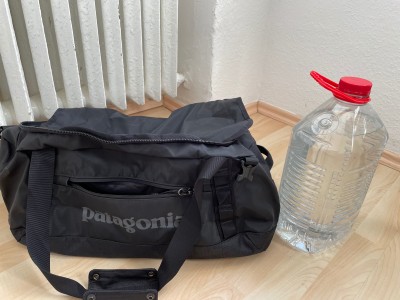 Image 1 from Elena of Patagonia - Black Hole Duffel 40 - Luggage